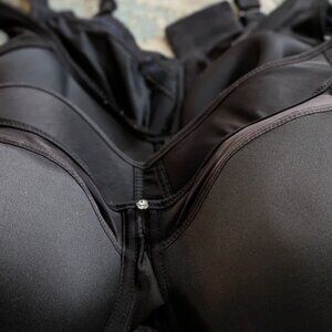 4× Bras – 42DD / 40G (Bali, Hanes, Wacoal) – Black